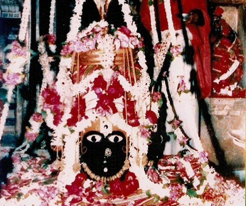 the multi-faced idol at Eklingji Temple
