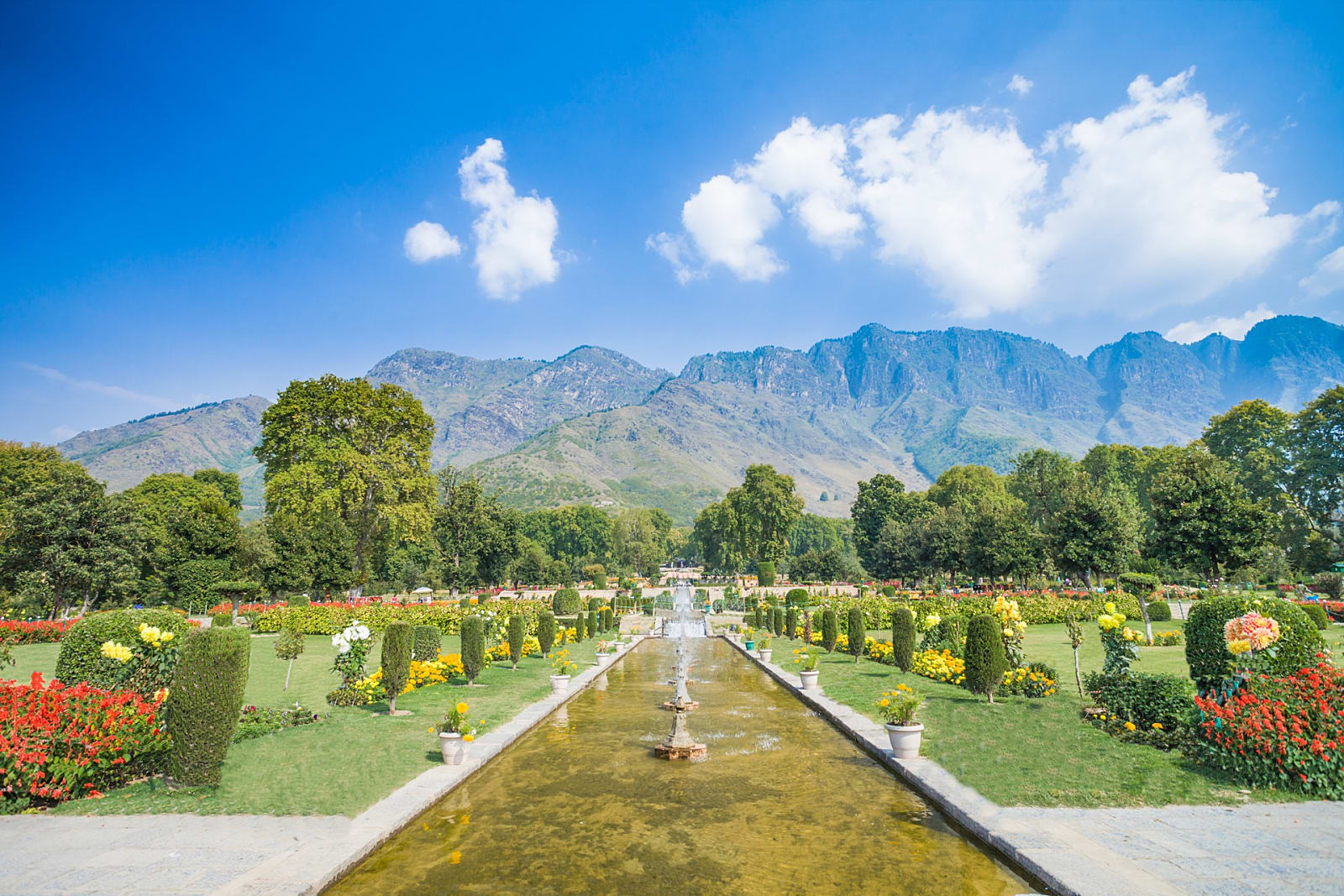 Mughal Gardens in Srinagar